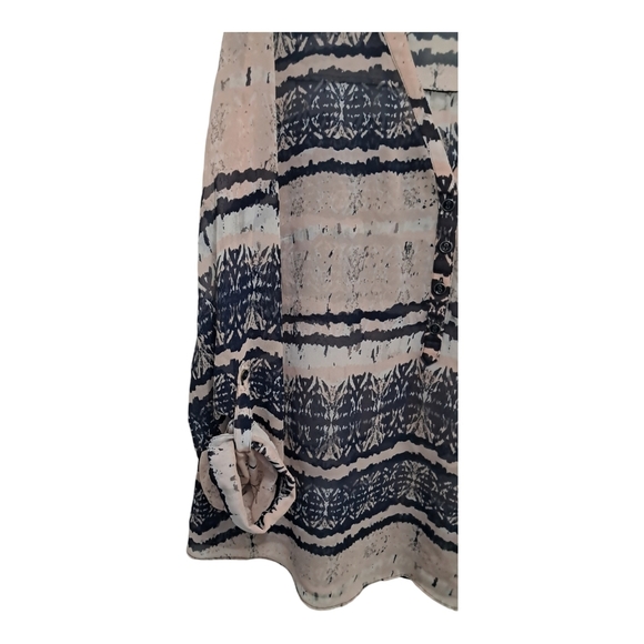 a.n.a Women's blouse Long Sleeves V Neck Size XL Blue and Pink. - Picture 5 of 8